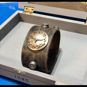 Leather bracelet 1911 “Longhorn” custom made
